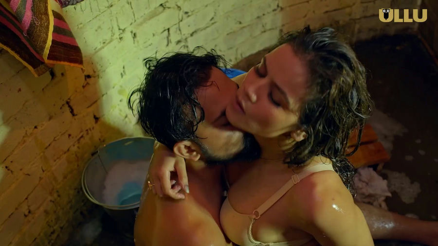 Tohfa Ep4 – Ullu Leena Singh Desi Bhabhi Sexy