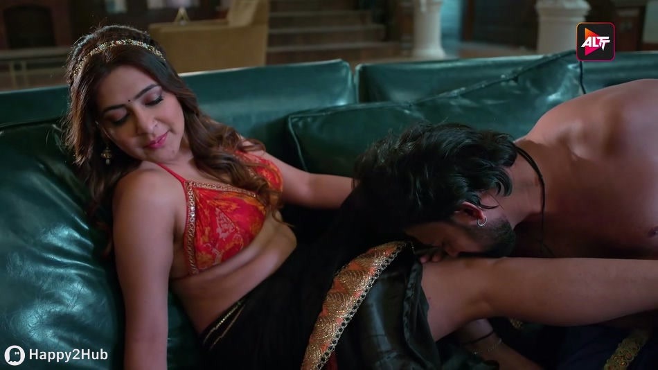 Lehenga Chunri S1 E3-Sexy Shiny Dixit Bhabhi XXX