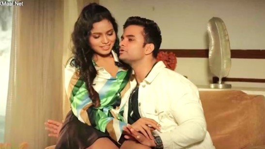 Shaukeen E2-Boobs Neha Gupta Hot Bhabhi Webseries